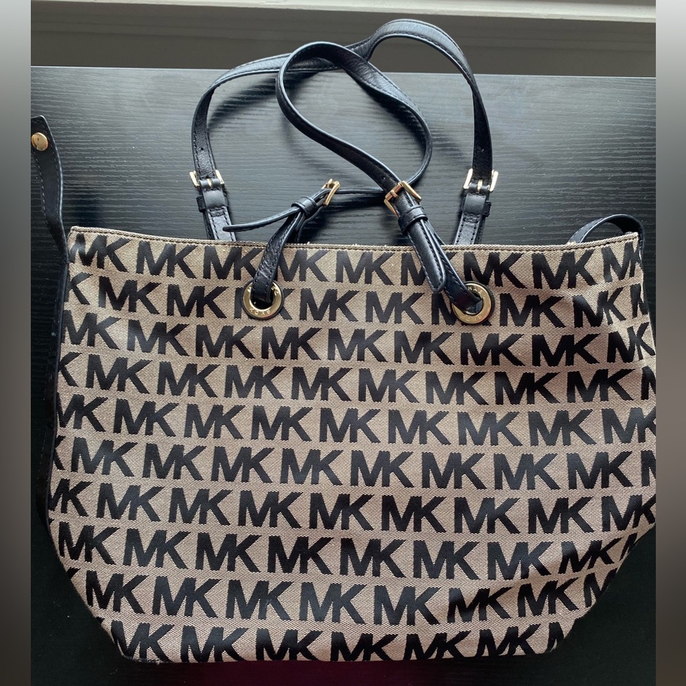 Michael Kors - MK Logo - Black & Tan - Jet Set Tote